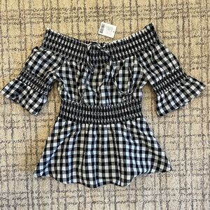 Urban Outfitters Motif Top. Size Small.